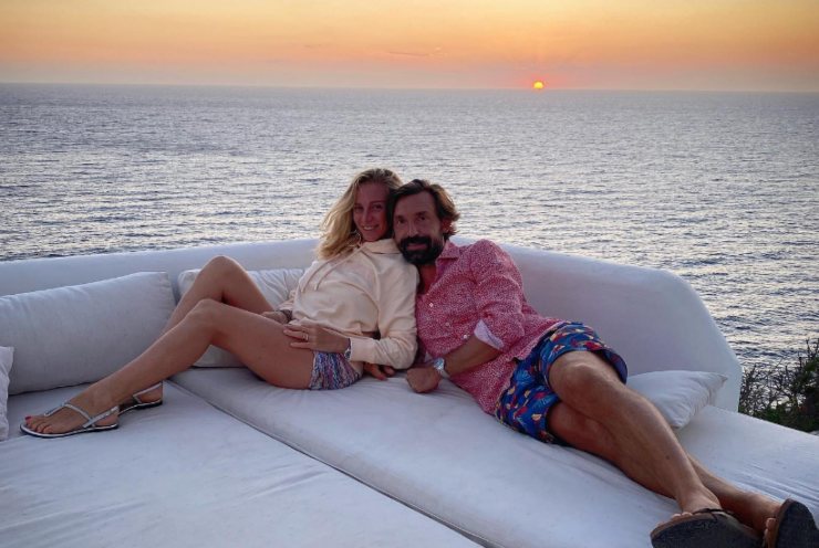 Pirlo e la moglie in relax